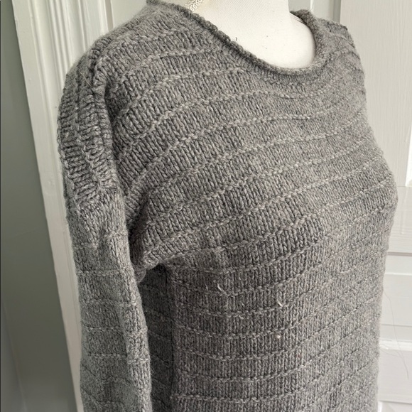 Eddie Bauer Gray chunky knit wool blend Sweater size medium - Picture 2 of 7